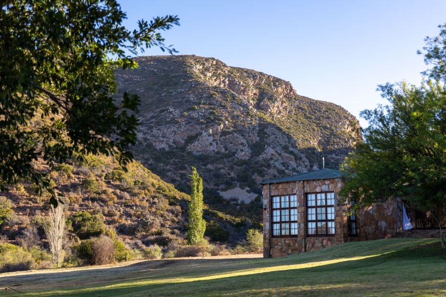 5 Bedroom Property for Sale in Uitenhage Rural Eastern Cape